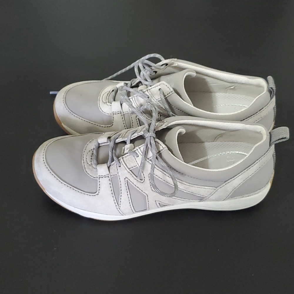 Dansko grey leather suede sneakers sz 38